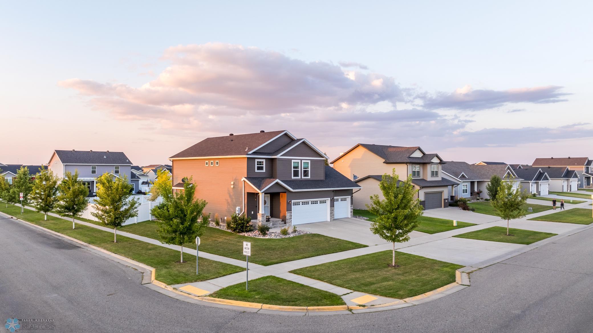 Amdak__1136 26th Ave W West Fargo ND_EXTERIOR_0010.jpg