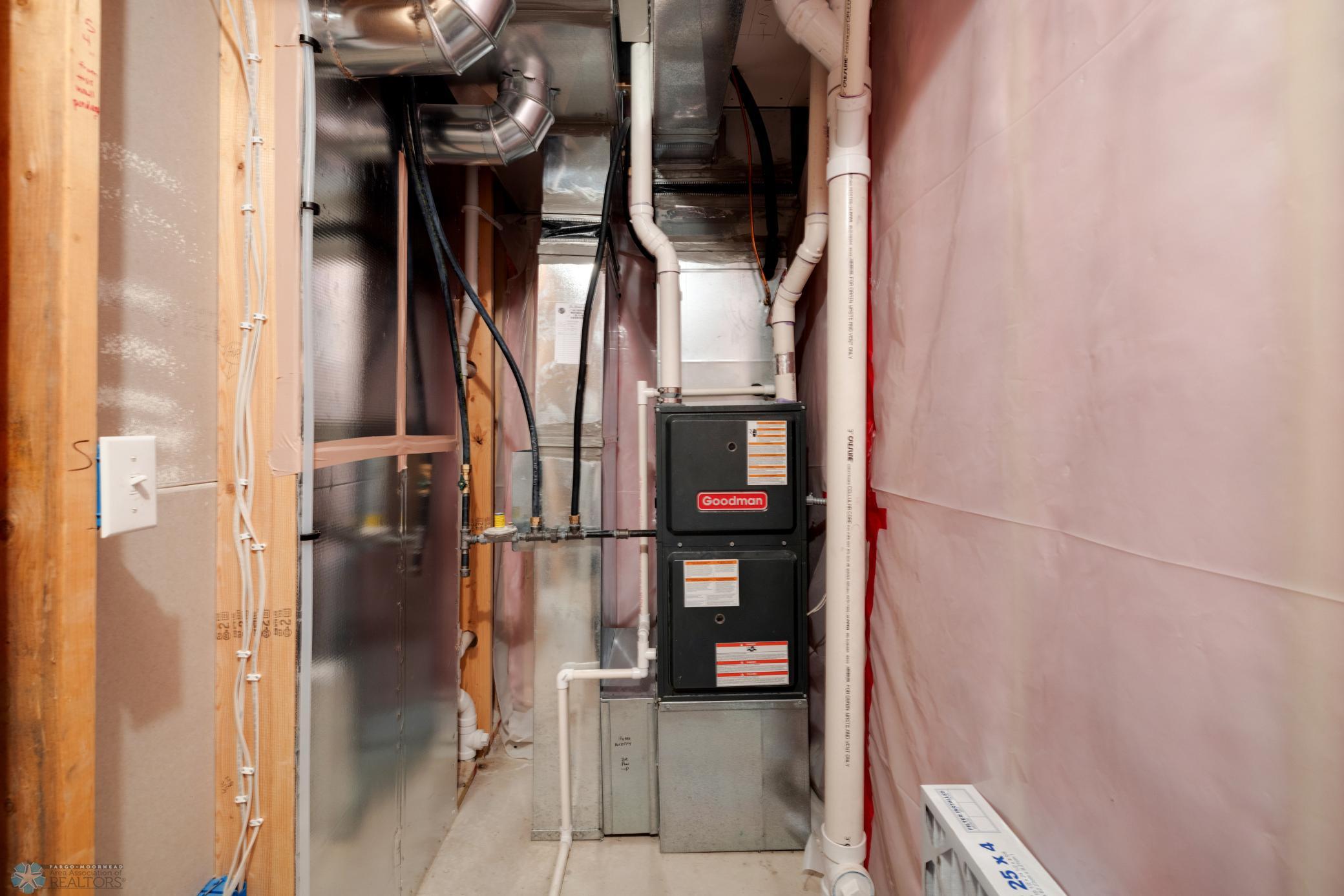 Amdak__1136 26th Ave W West Fargo ND_INTERIOR_0029.jpg