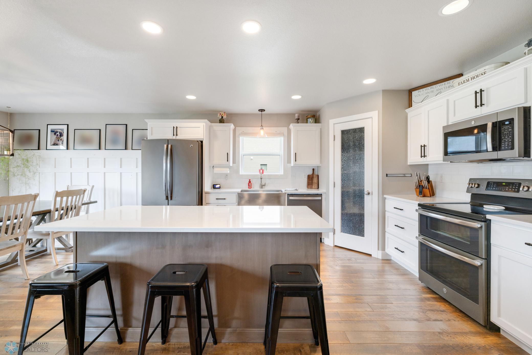 Amdak__1136 26th Ave W West Fargo ND_INTERIOR_0033.jpg