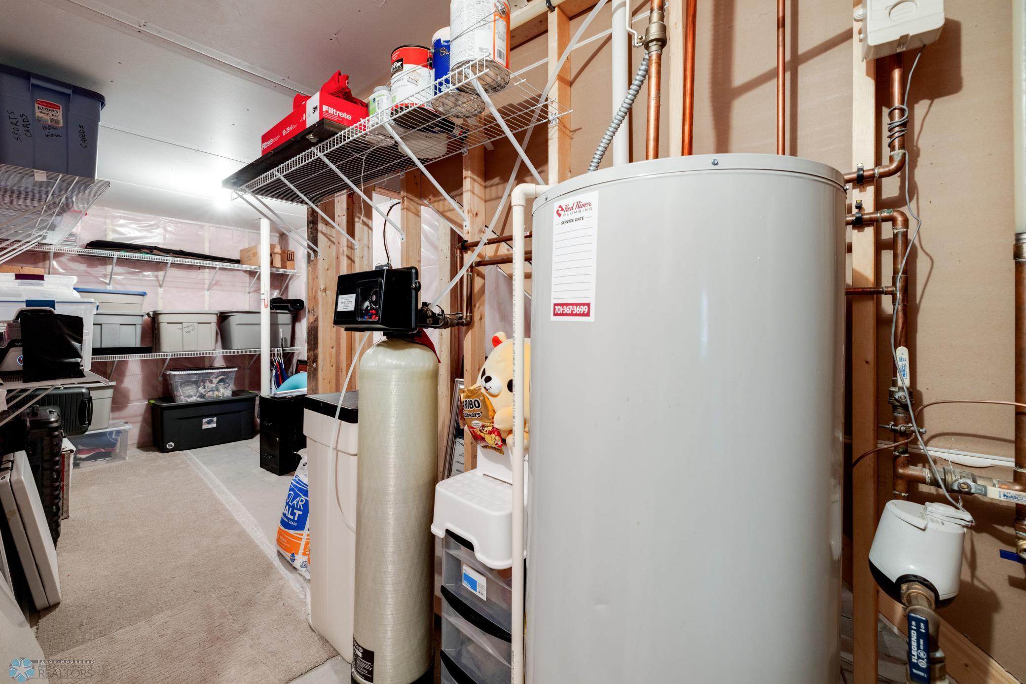Amdak__1136 26th Ave W West Fargo ND_INTERIOR_0030.jpg