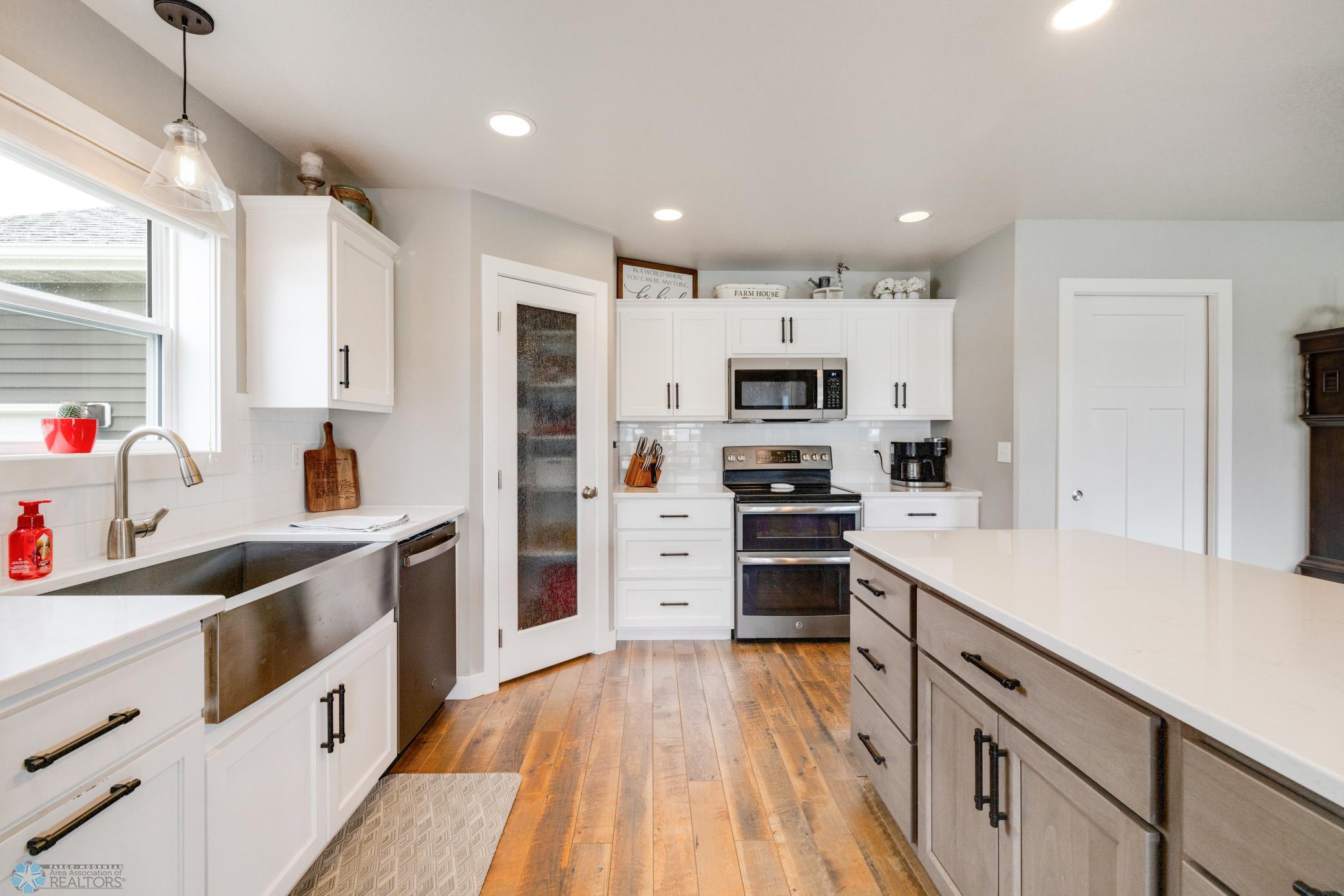 Amdak__1136 26th Ave W West Fargo ND_INTERIOR_0036.jpg