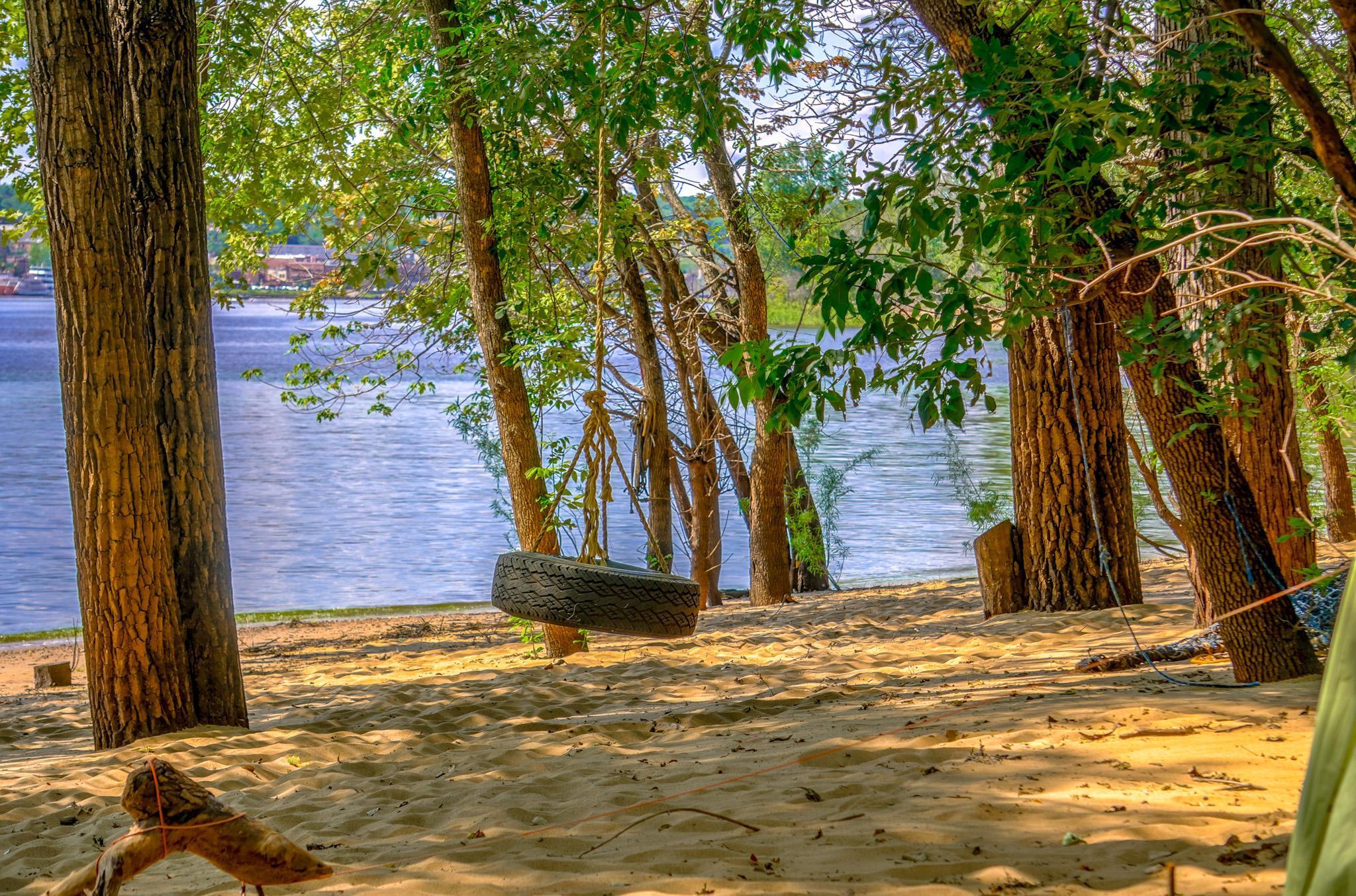 Ye 'Olde tire swing, gotta have one!