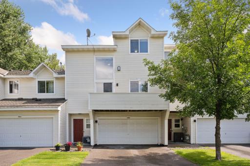 9005 Sawgrass Glen, Maple Grove, MN 55311