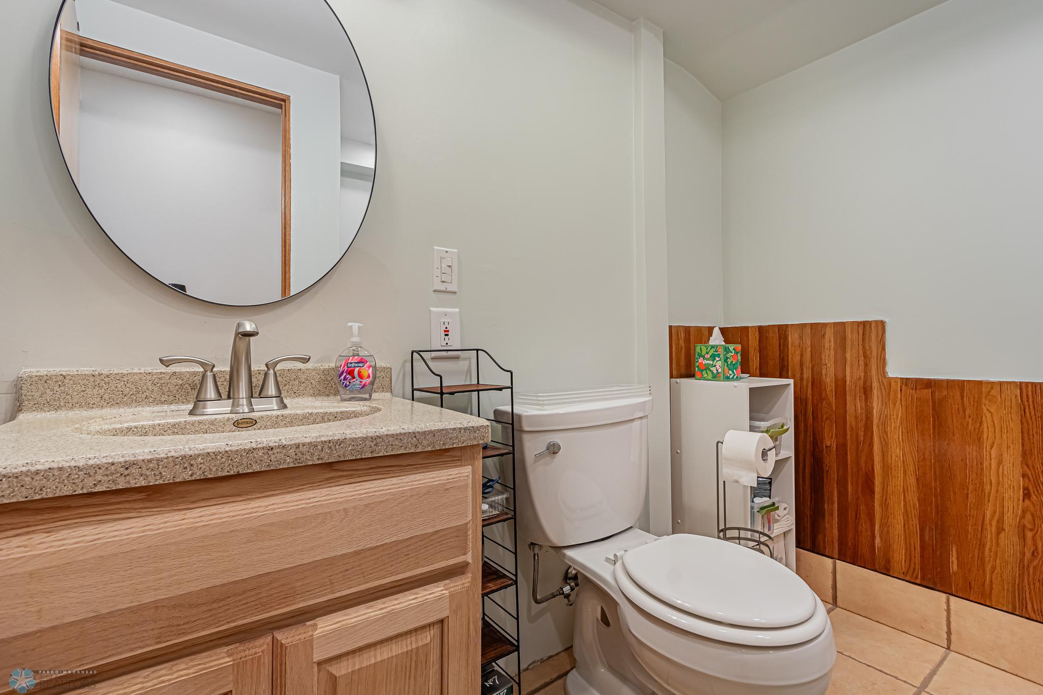 Main floor 3/4 bath