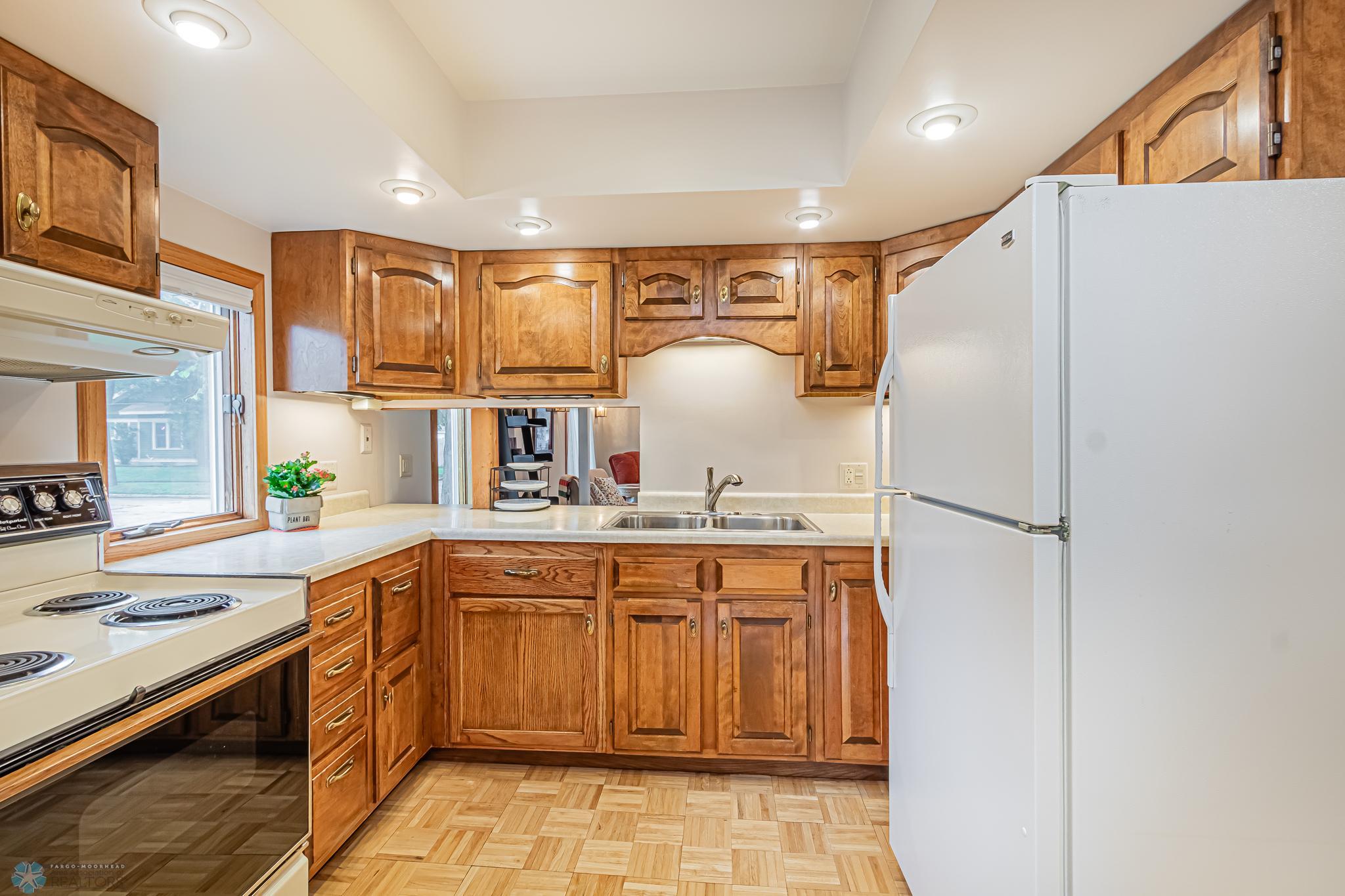 Kitchen - space for Dishwasher next to sink