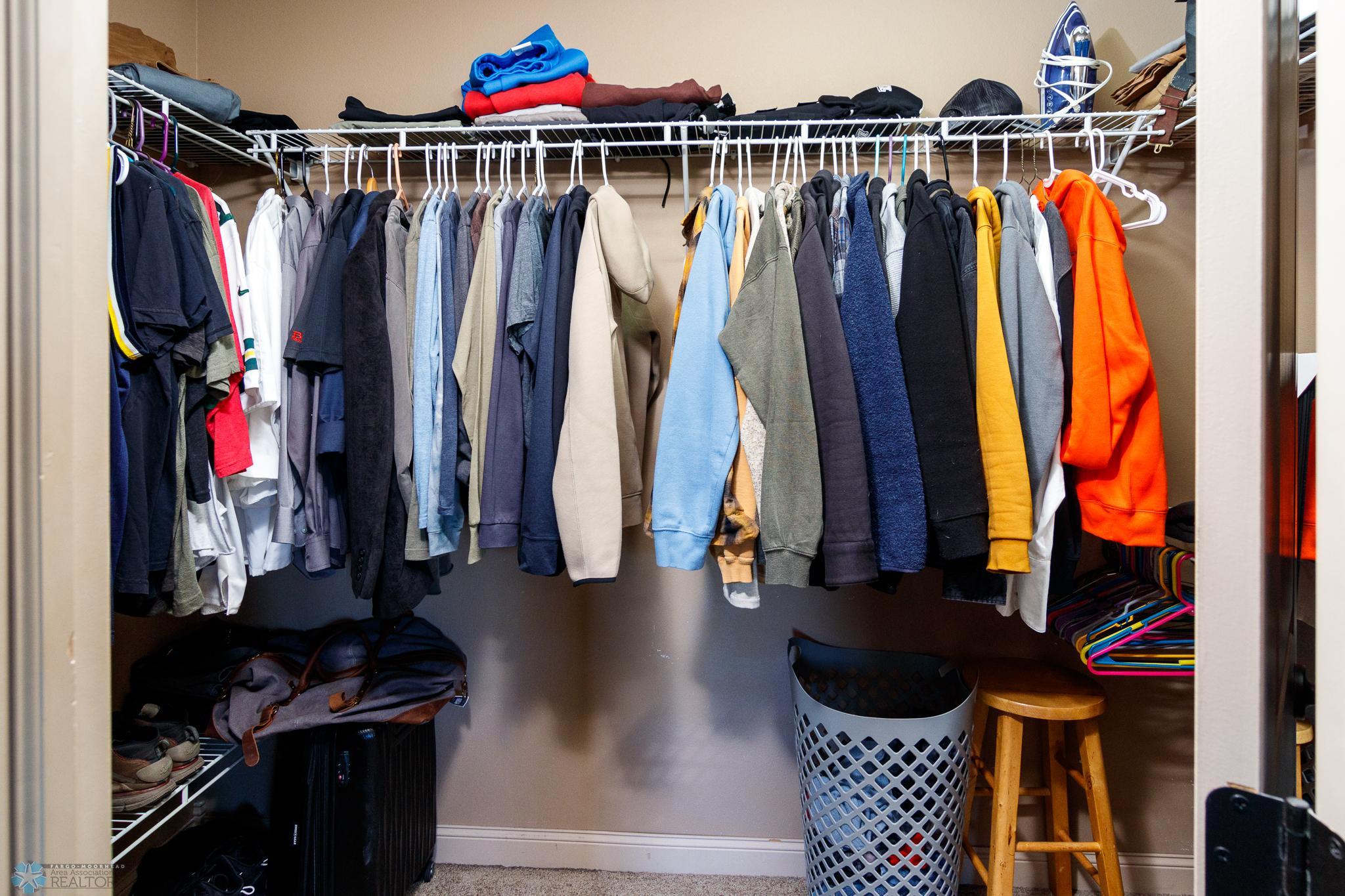 Walk-in Closet