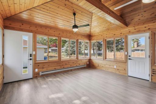 20-web-or-mls-9936-Elliot-Ave-S-MSP-020.jpg