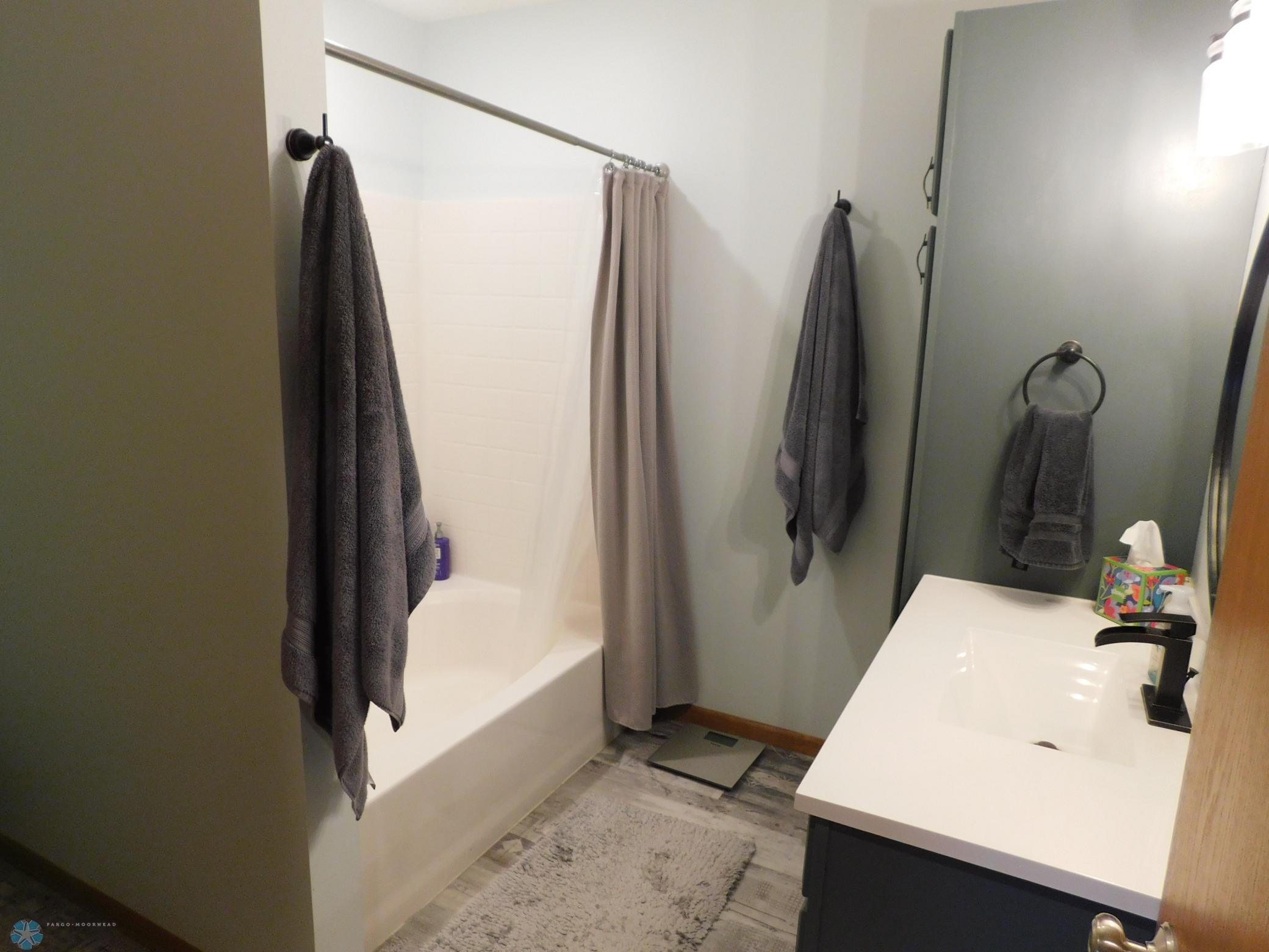 main bath-garden tub