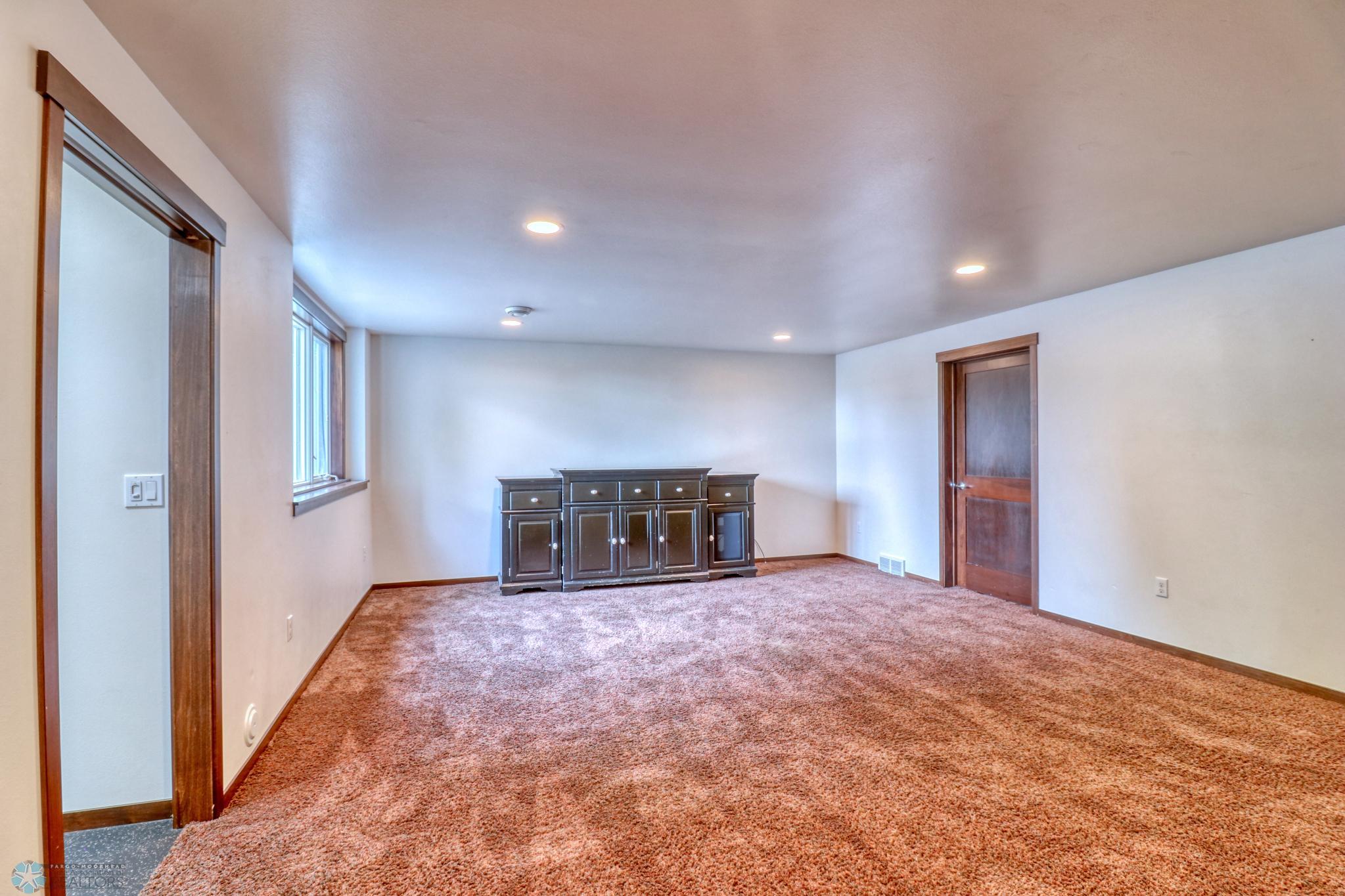 Basement Familyroom1_2.jpg
