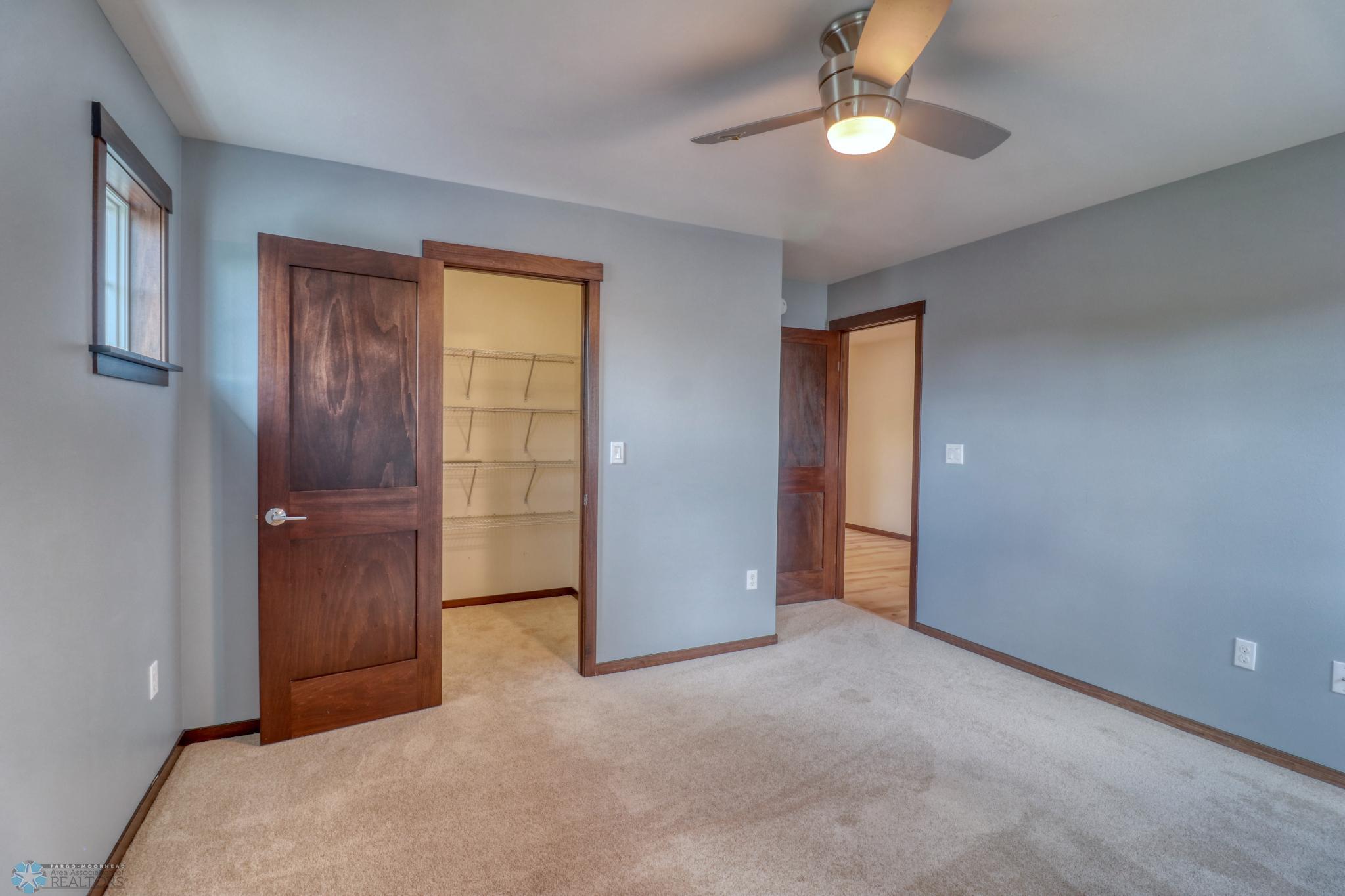 Bedroom3_2.jpg