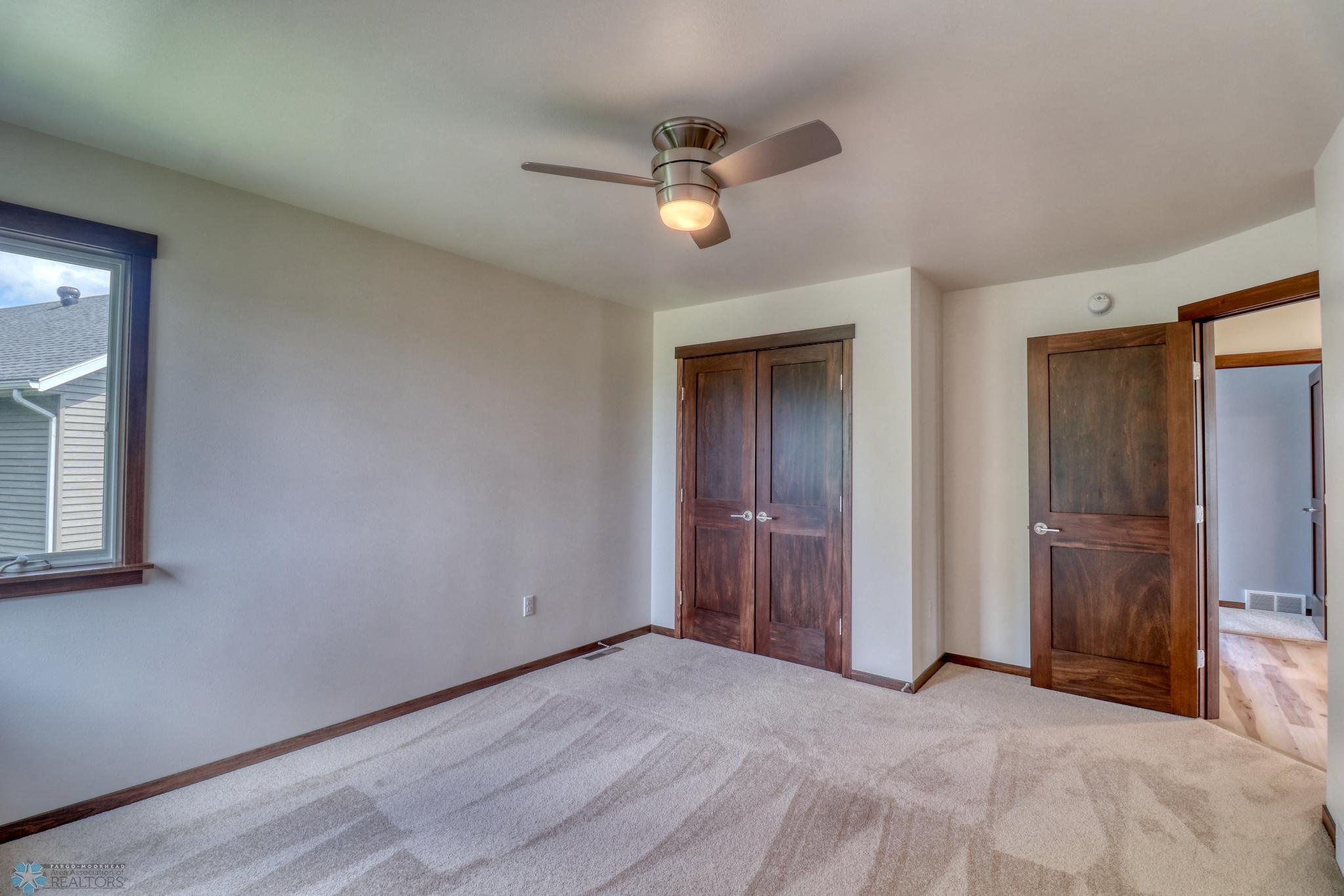 Bedroom2_2.jpg