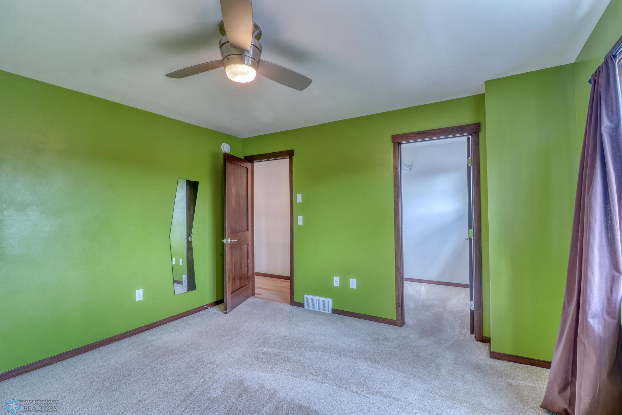 Bedroom1_1.jpg