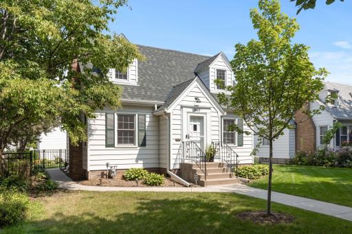 Tucked in on one of the most charming streets in Falcon Heights!