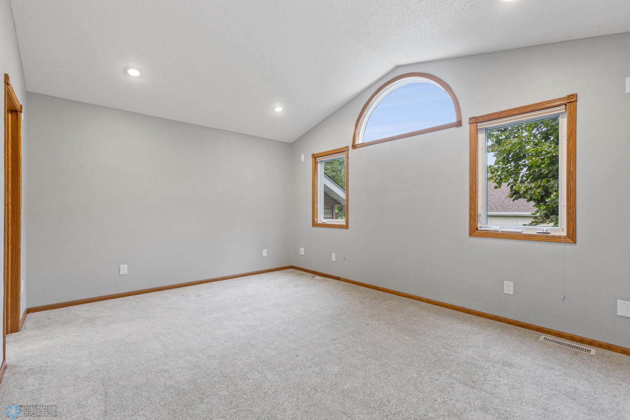 Primary Bedroom - Upper Level