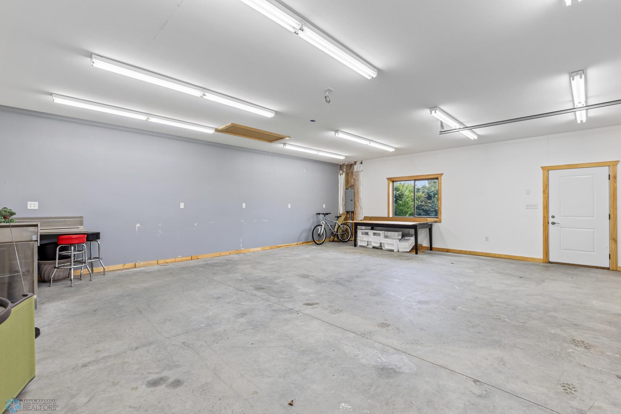 detached oversized 2 stall, storage in attic.jpg