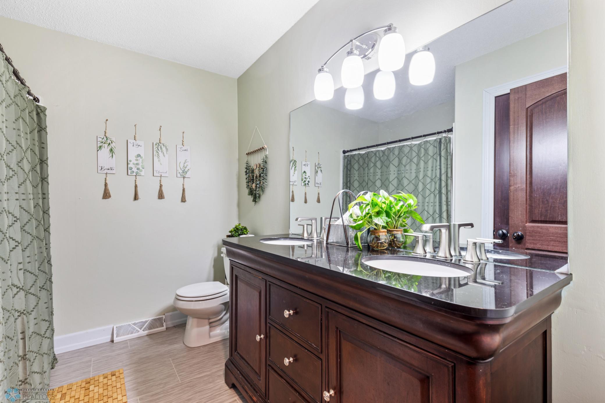 Full Bathroom on Main Floor