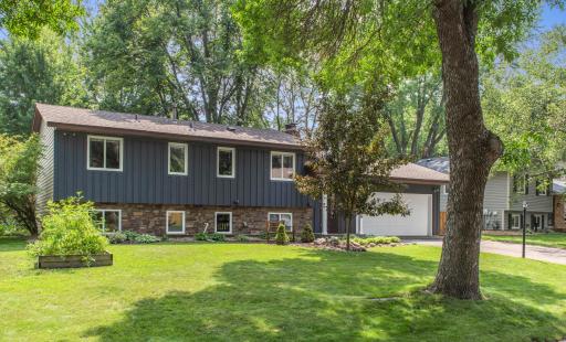 Photo for 10523 103rd Avenue N, Maple Grove, MN 55369 - listing #6589538 Welcome home to 10523 103rd Ave N, Maple Grove, MN, in the sought after Boundary Creek Park Neighborhood