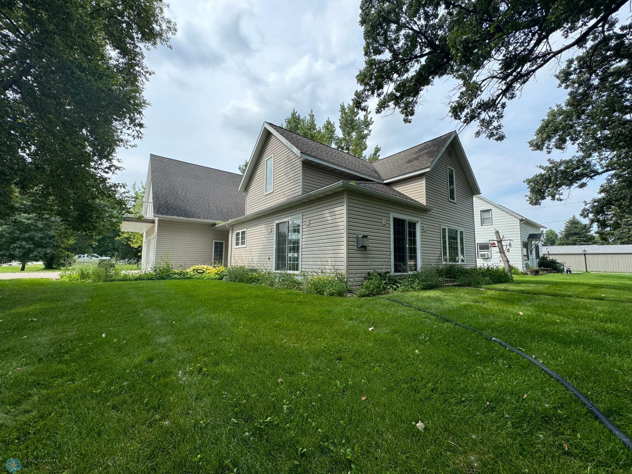 Welcome to 140 3rd Ave, Kindred