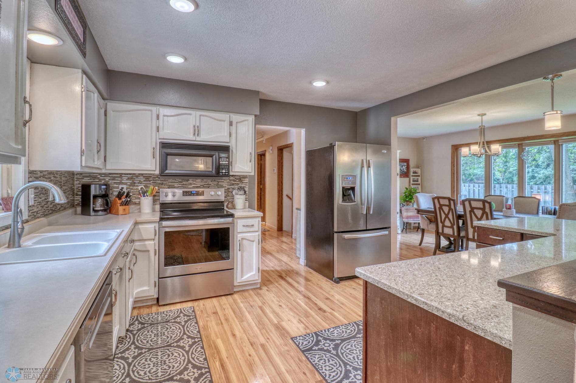 Kitchen1_6.jpg