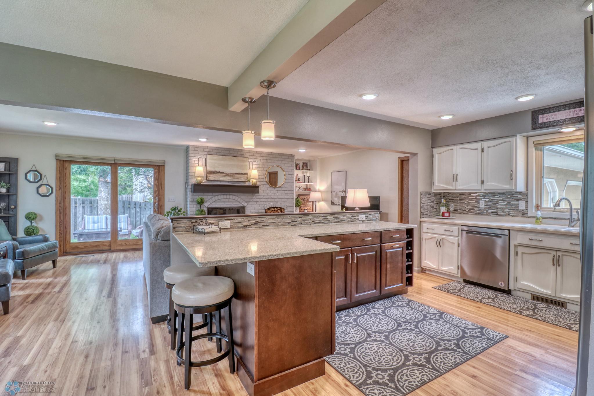 Kitchen1_3.jpg