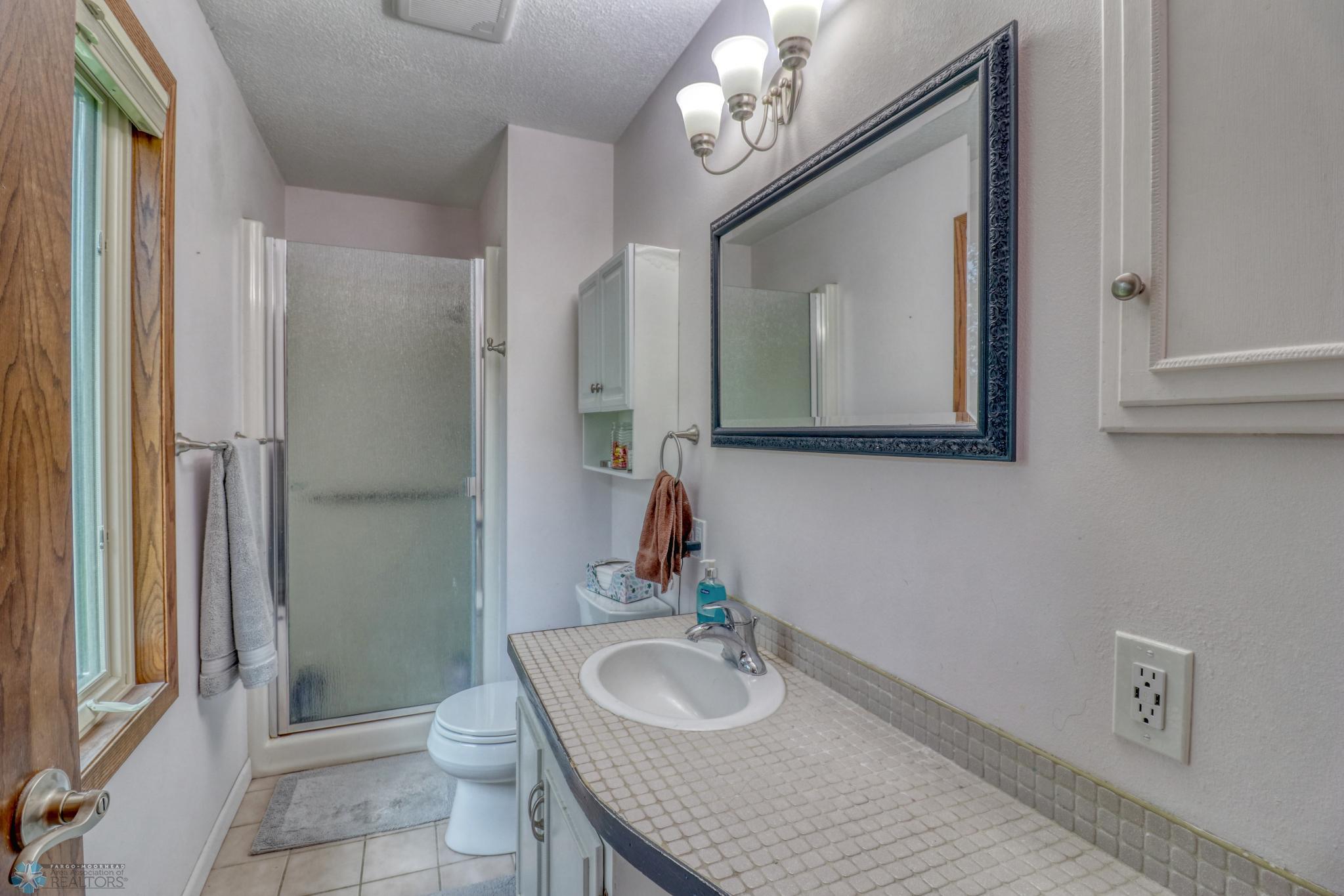 Primary Bathroom1_1.jpg