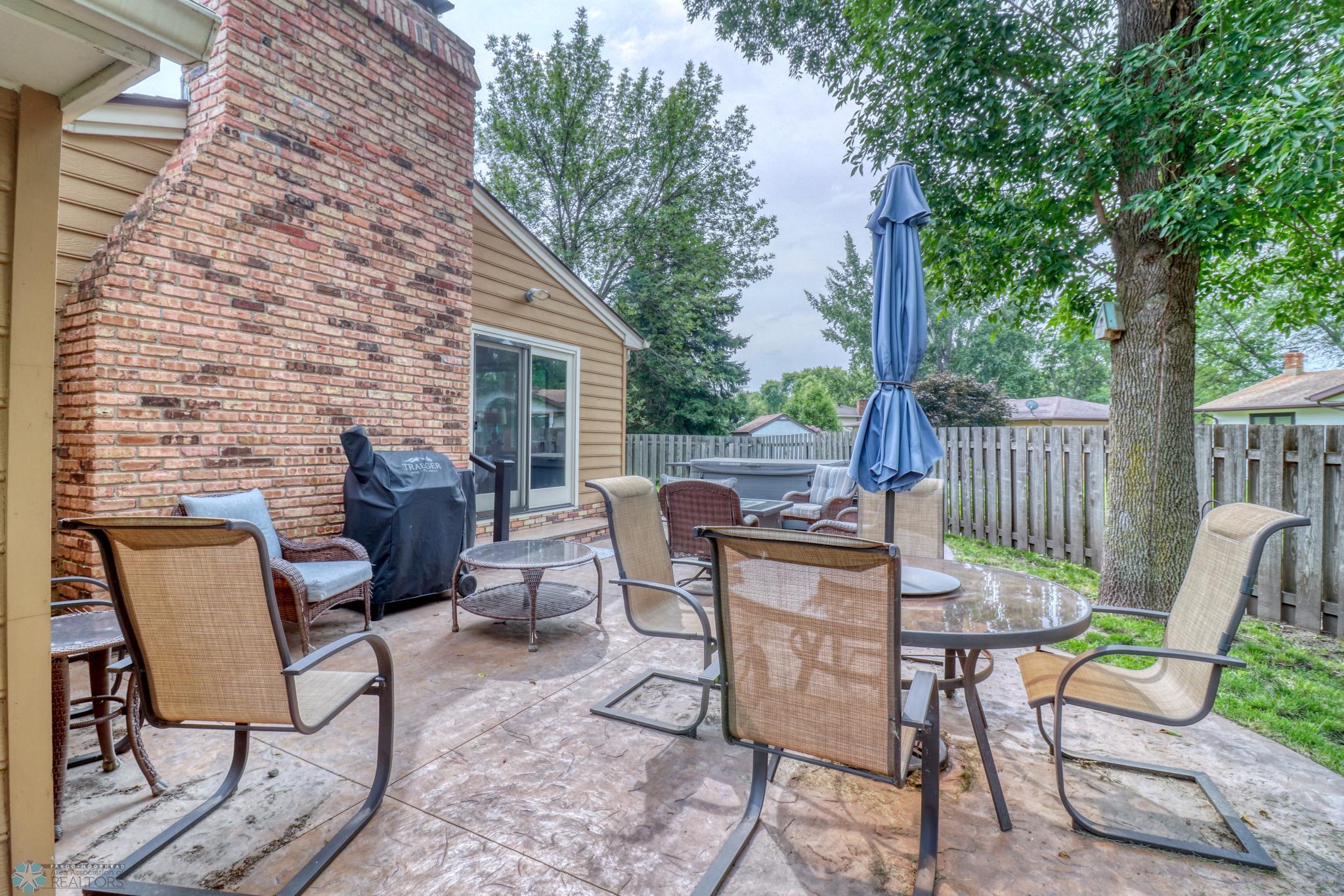 Backyard_Patio1_3.jpg