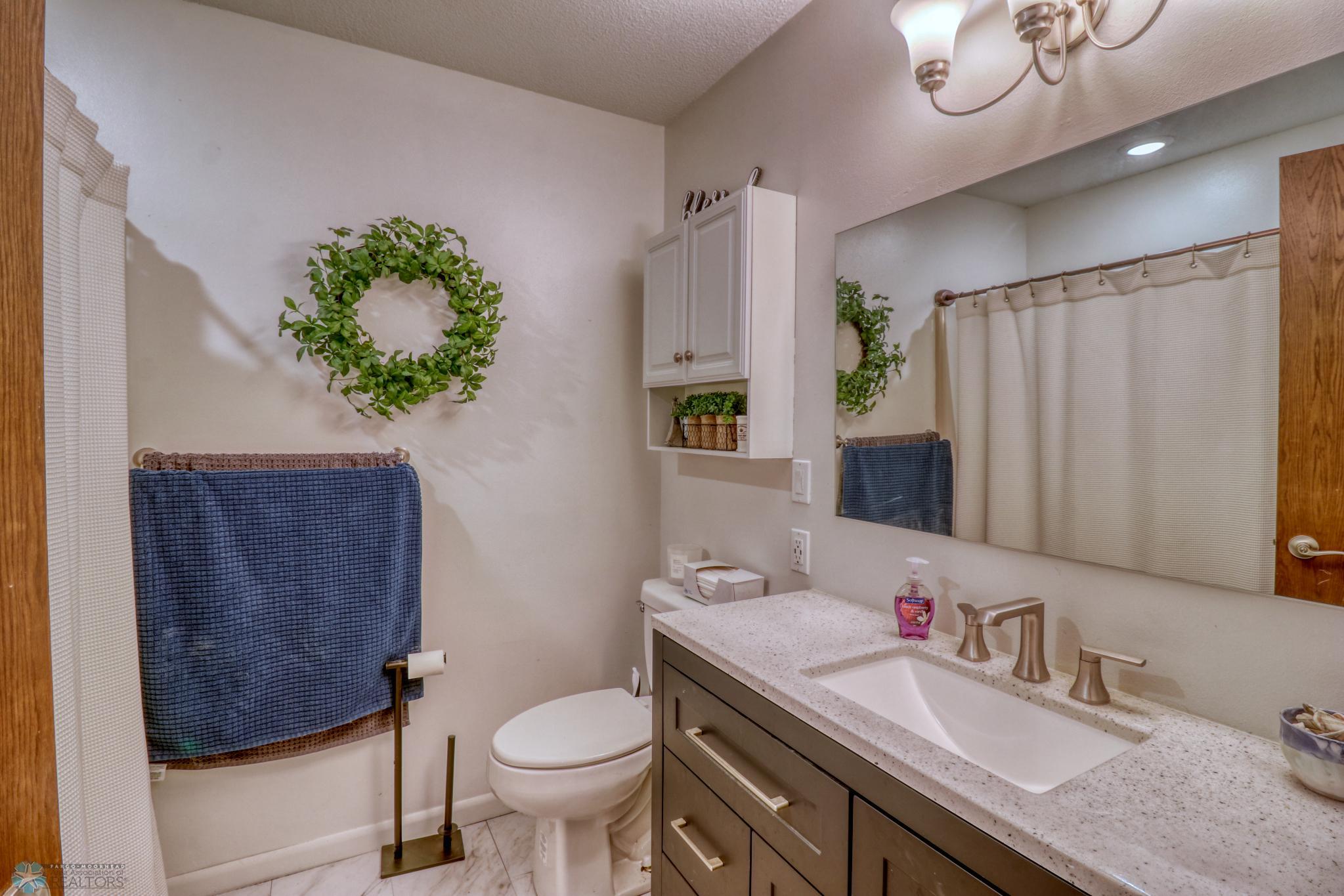 Bathroom1_1.jpg