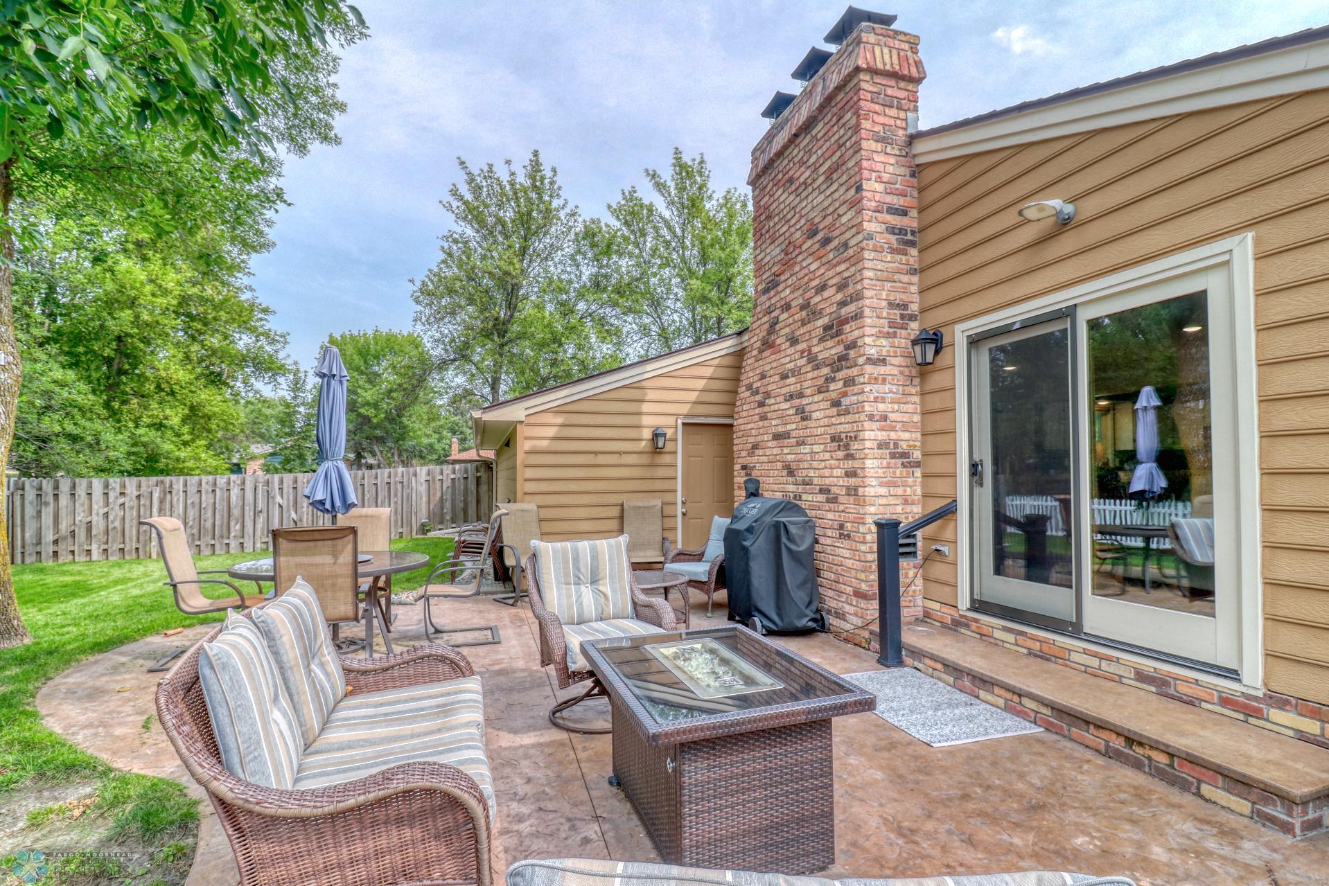 Backyard_Patio1_2.jpg