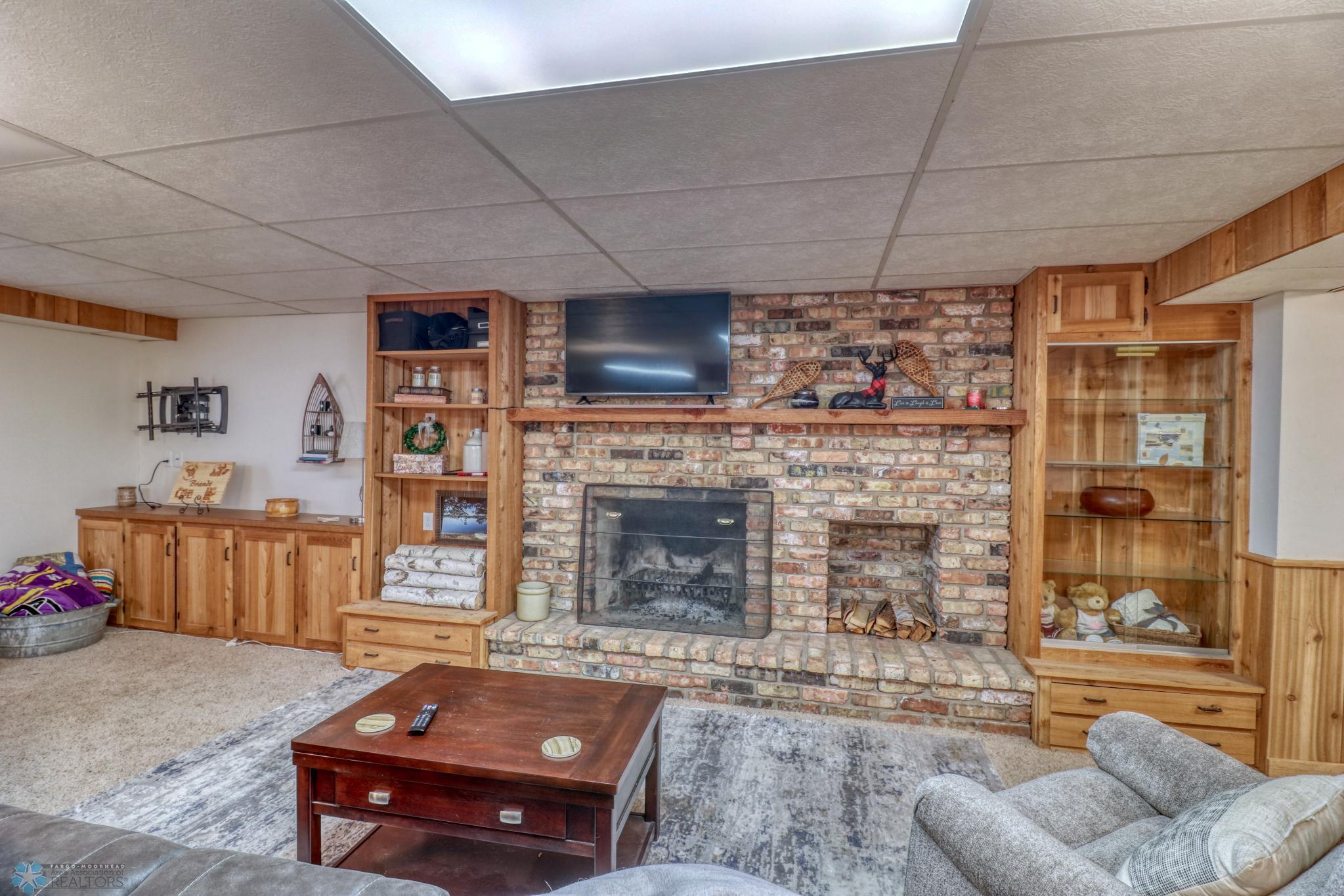 Basement Familyroom1_4.jpg
