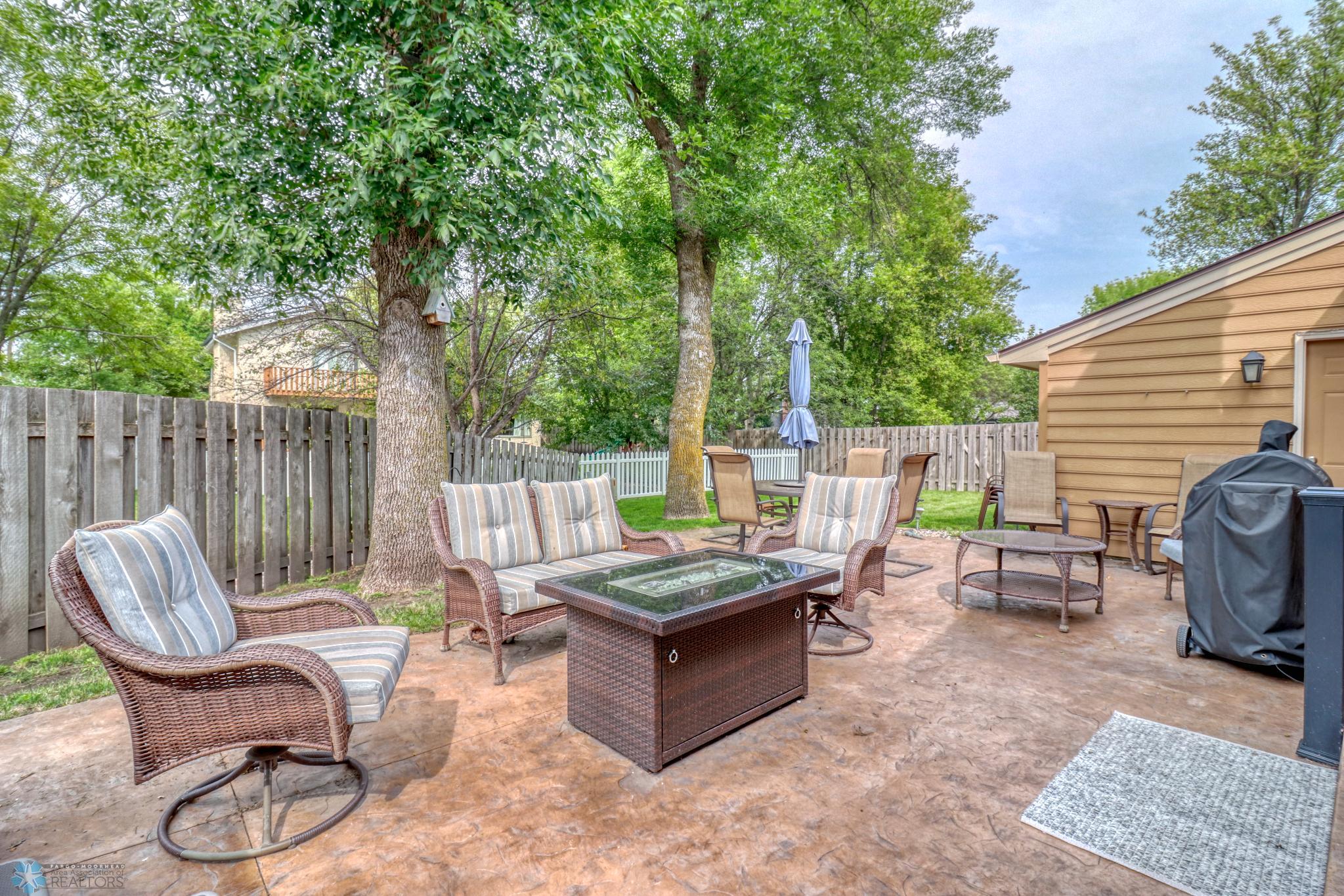 Backyard_Patio1_1.jpg