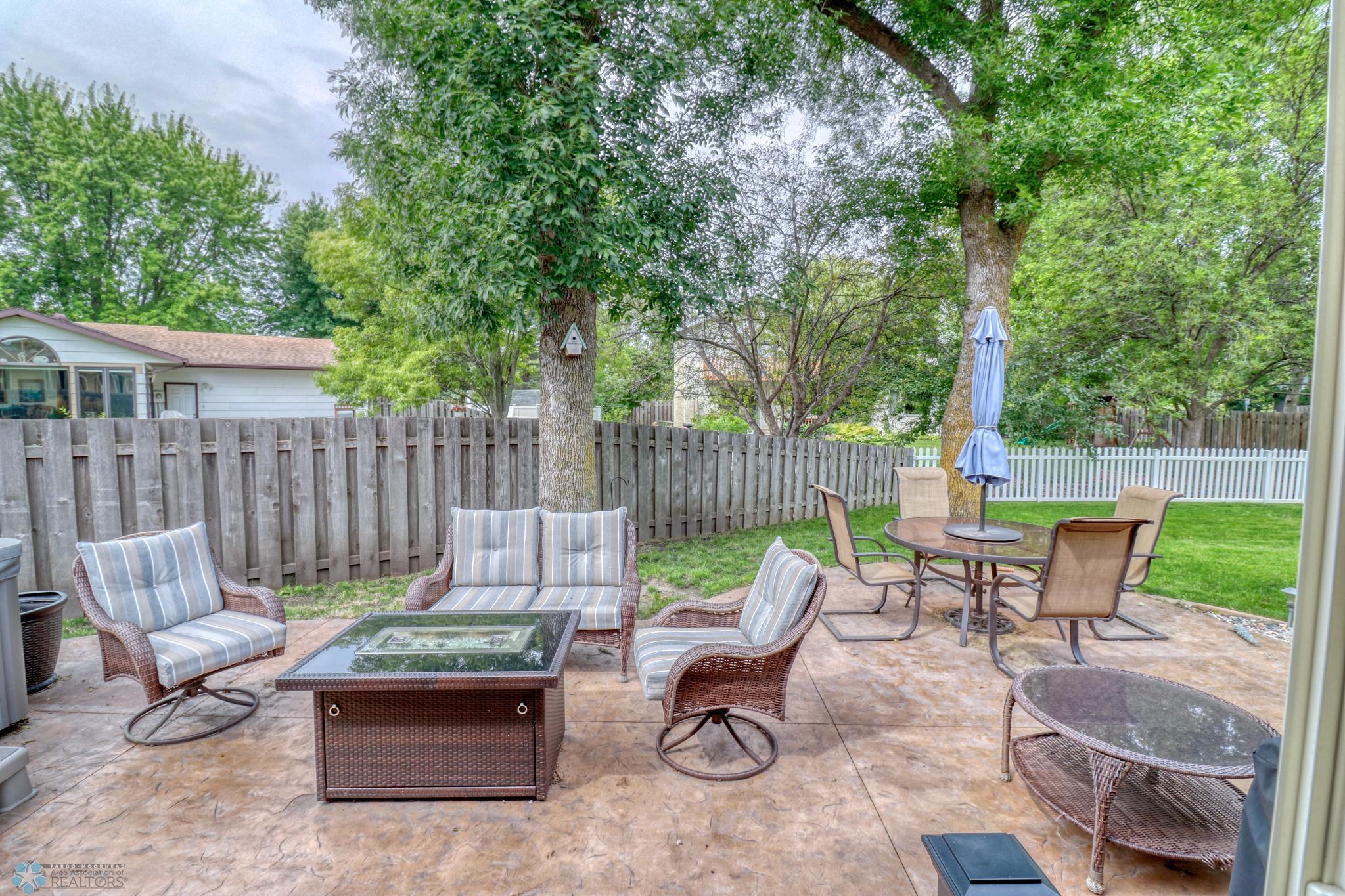 Backyard_Patio1_0.jpg