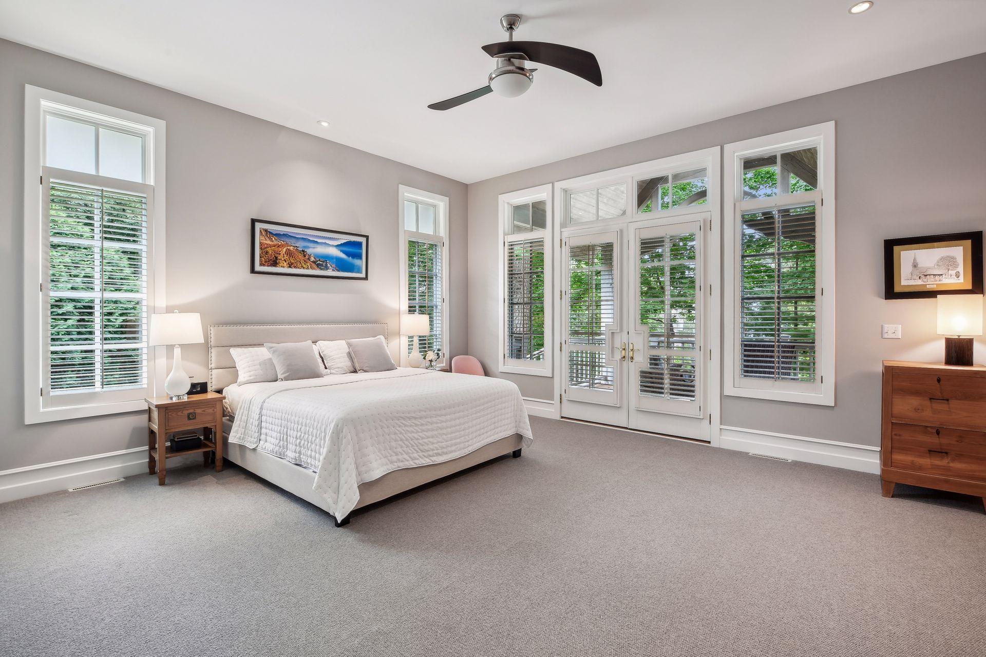 Main level primary suite