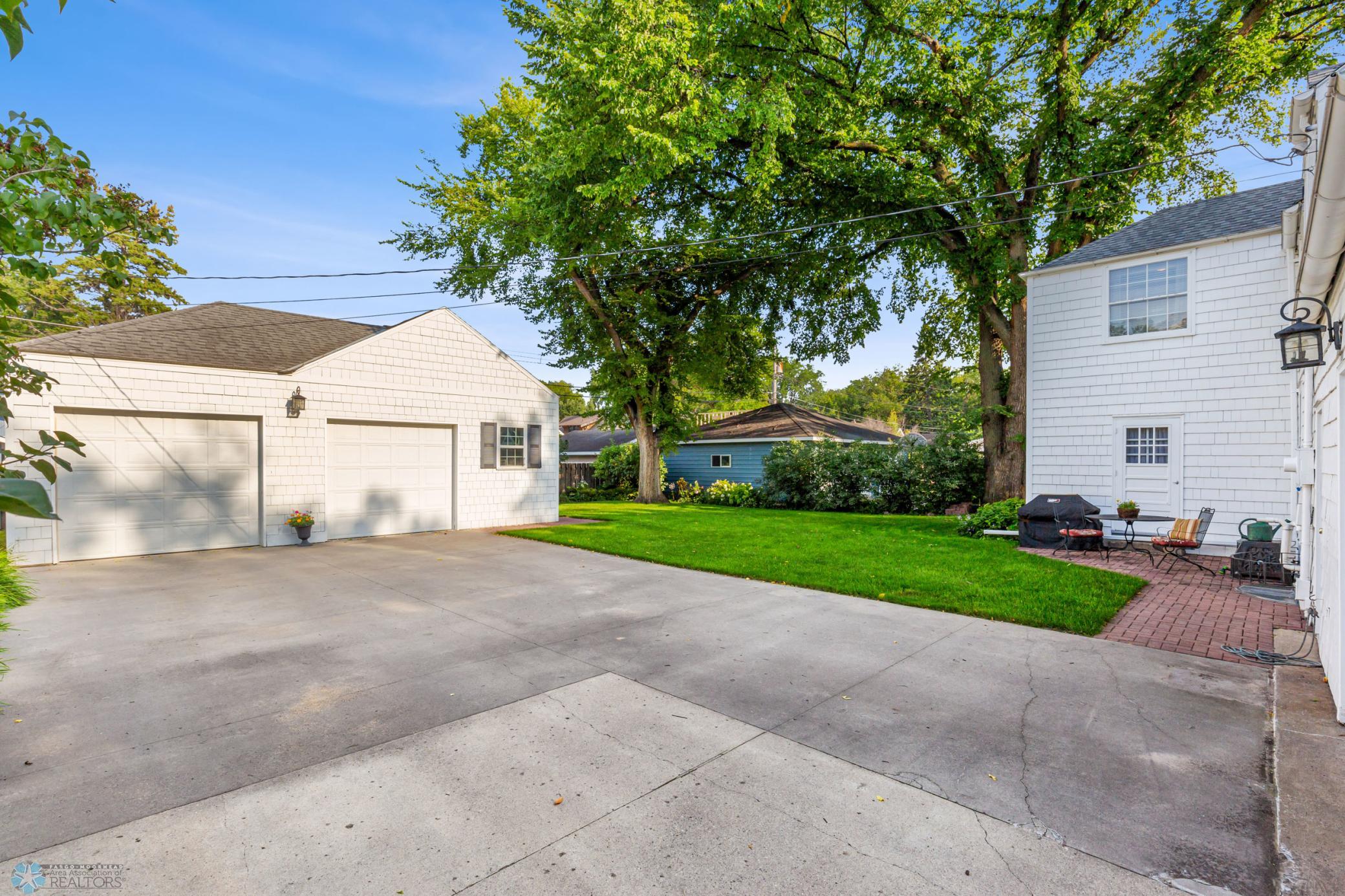 3 car Garage