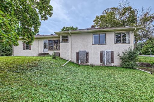 45 Lakeview Ave - Web Quality - 009 - 10 Exterior Rear.jpg