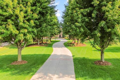 2935 Jonquil Trail N, Lake Elmo, MN 55042