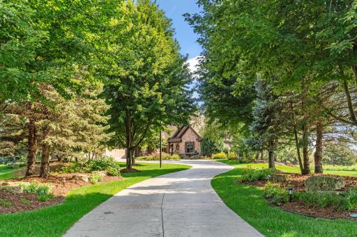 2935 Jonquil Trail N, Lake Elmo, MN 55042