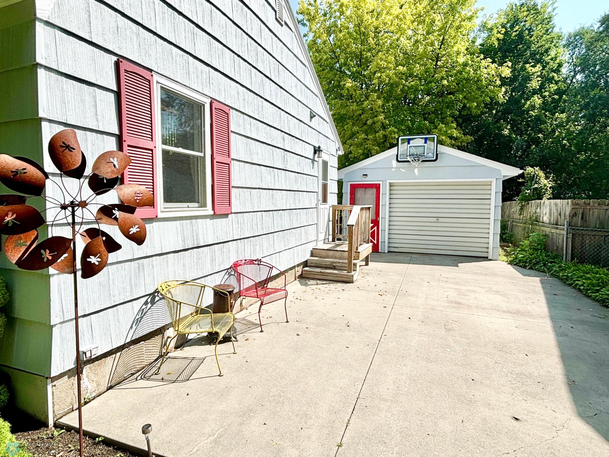 Driveway & Garage