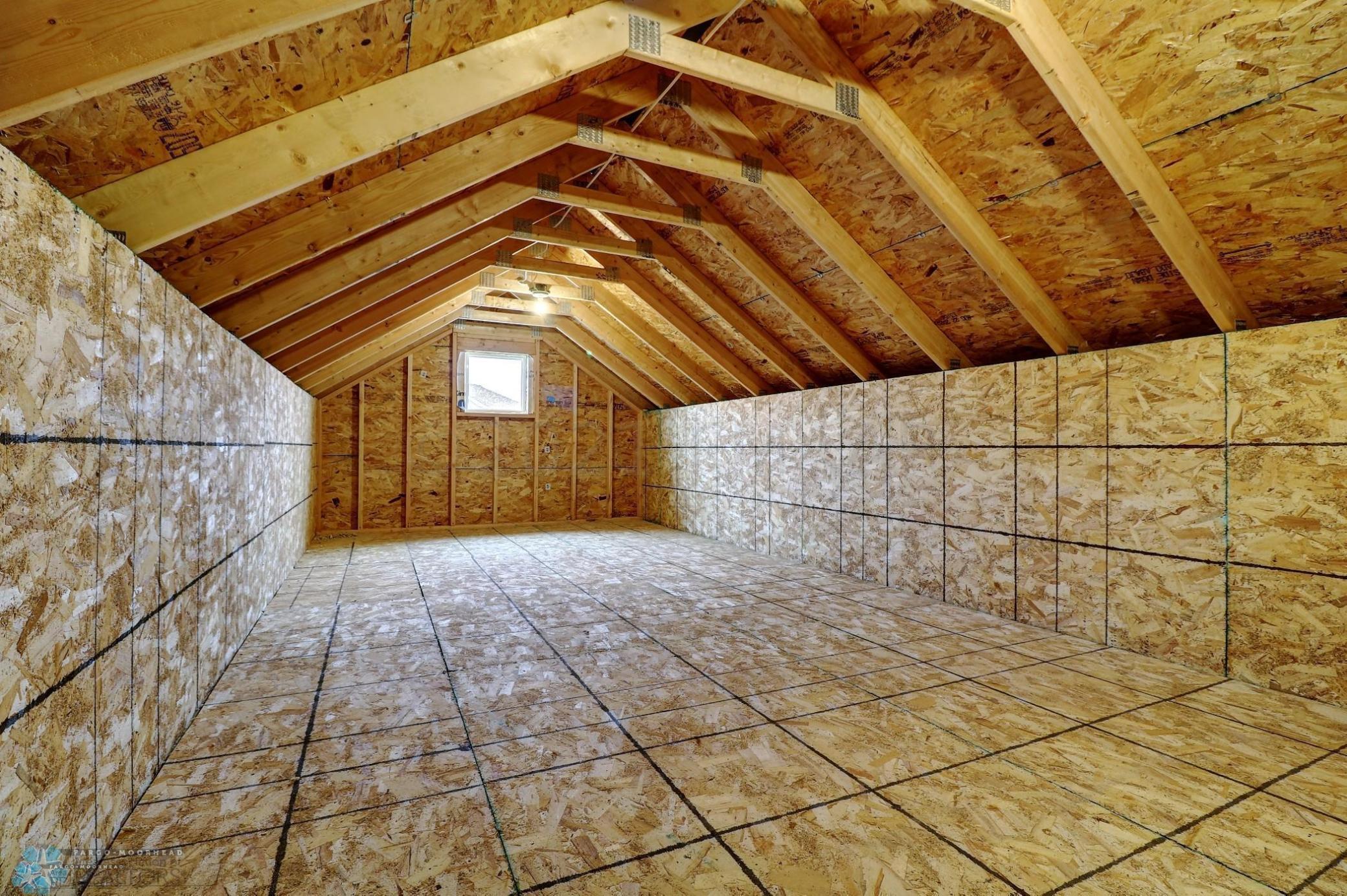 5470 Garage Storage.jpg