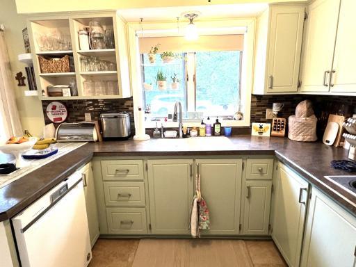 423 2nd Avenue SW, Clearbrook, MN 56634