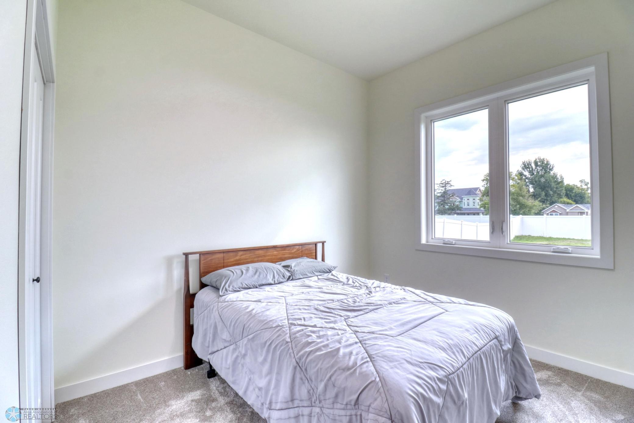 Bedroom1_1.jpg