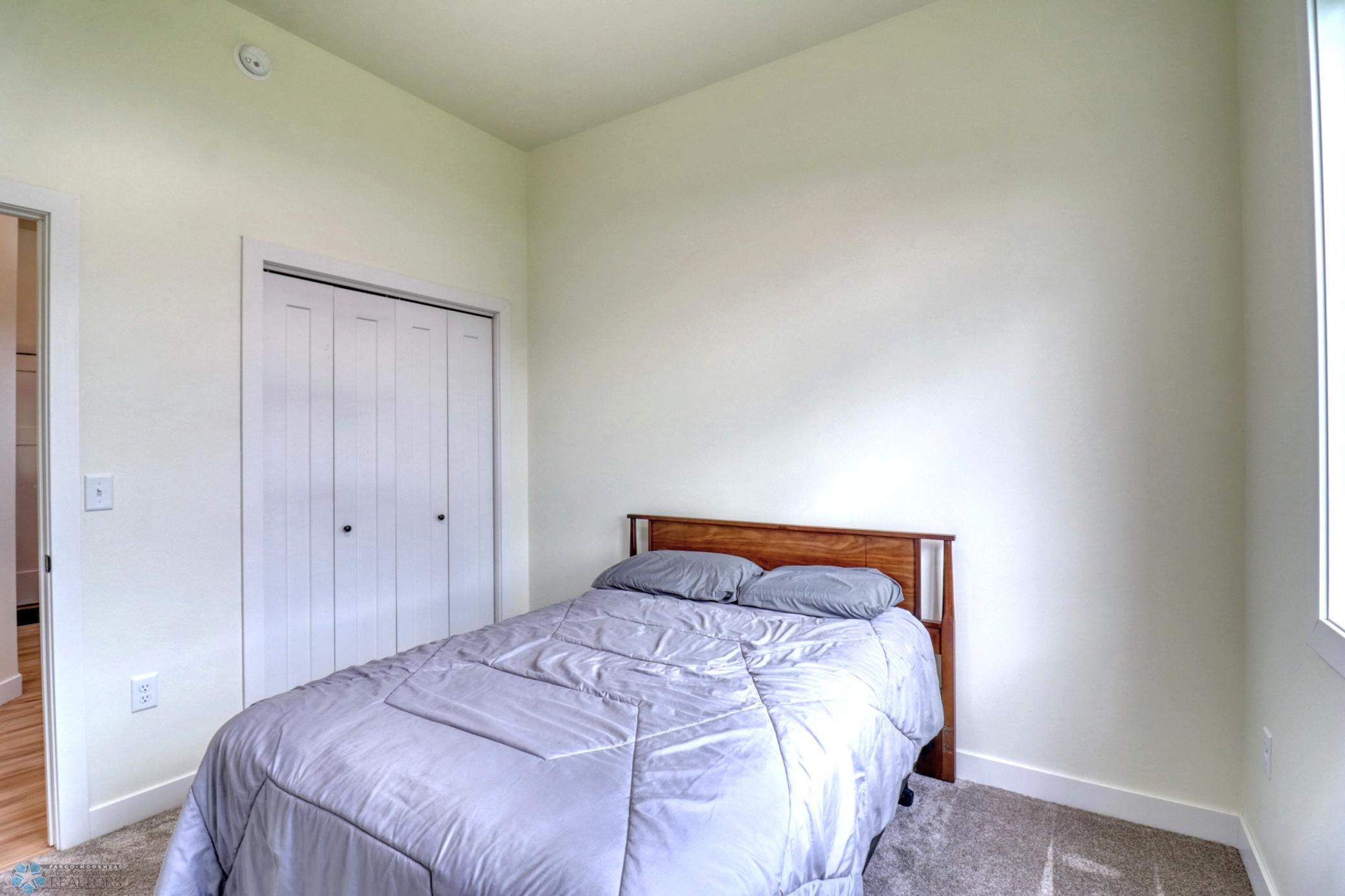 Bedroom1_2.jpg