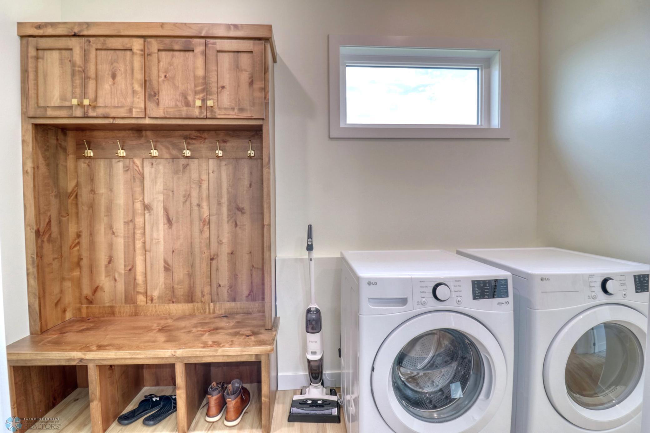 Laundry_mudroom1_2.jpg
