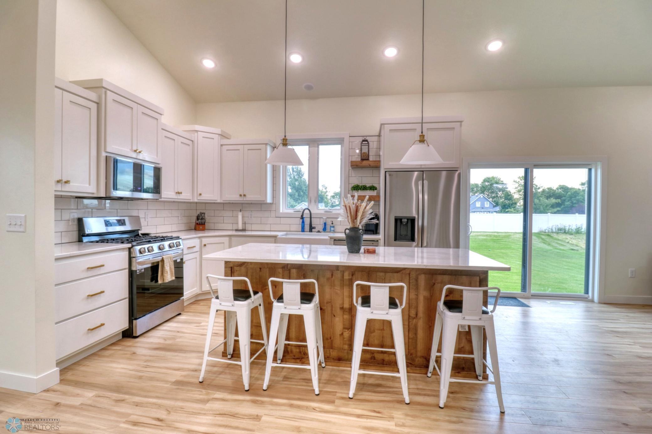 Kitchen1_0.jpg