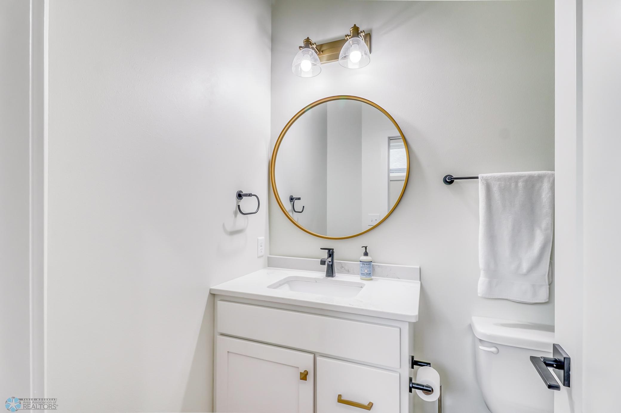 Full Bathroom1_2.jpg