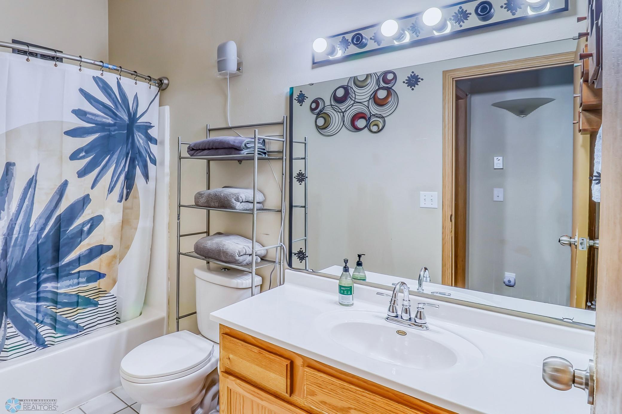 Upstairs Full Bath.jpg