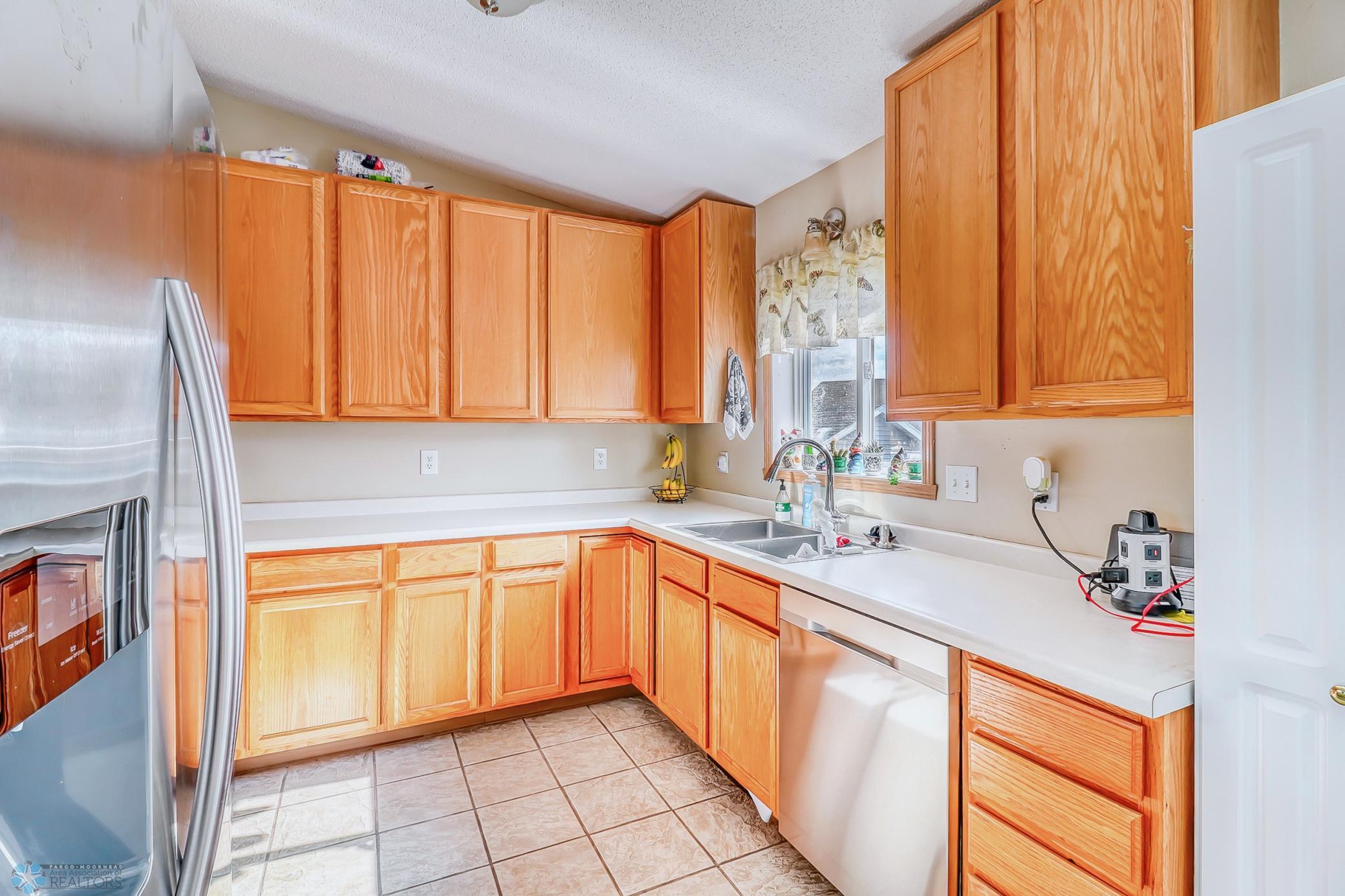 Kitchen (2).jpg