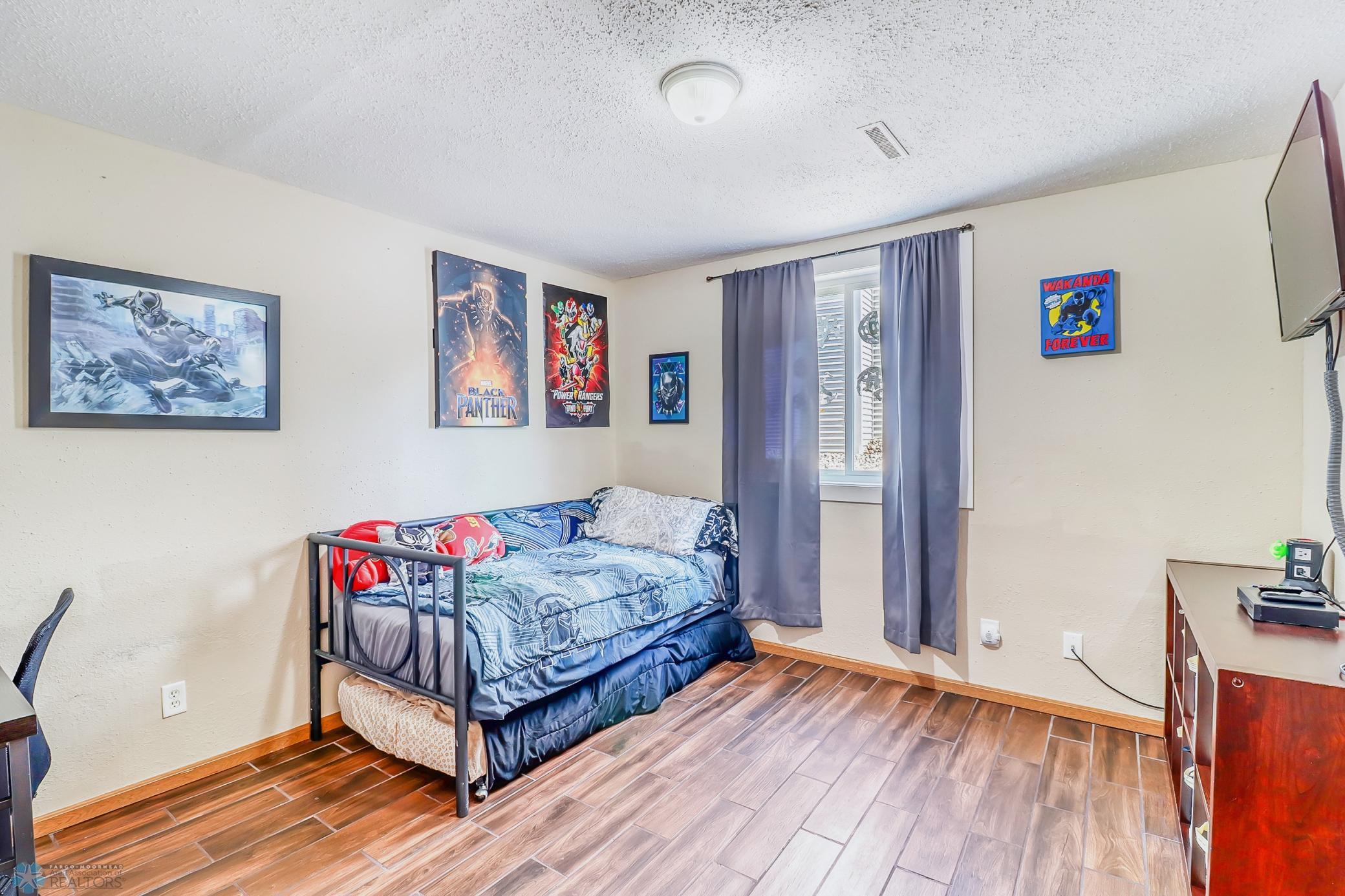 BasementBedroom_1 (1).jpg