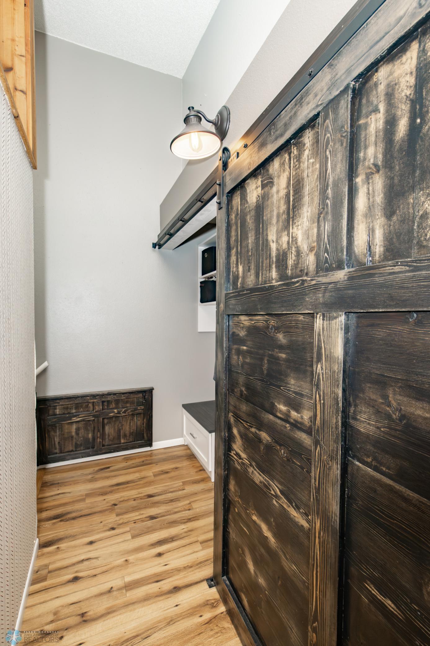 Landing / Closet