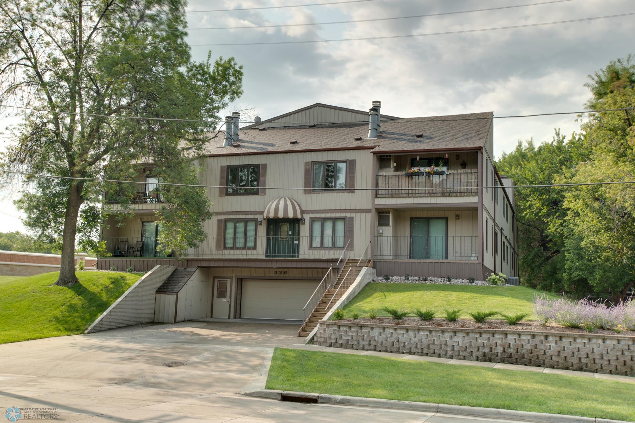 326_10th_Ave_S_#3-32.jpg