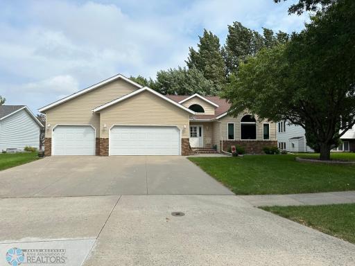 2933 38th Avenue S, Fargo, ND 58104